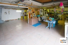 MAISON DE PLAIN PIED SURELEVE - VUE DEGAGEE - TERRAIN 12 ARES 37