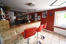 CHARMANTE FERMETTE EN PIERRE 205M2 - GRENIER 30M2 - GRAND GARAGE - TERRAIN DE PRESQUE 9 ARES