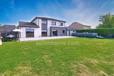 SUPERBE MAISON 6 CHAMBRES – 2 SALLES DE BAIN – GRAND GARAGE – 200 M² – HUSSIGNY-GODBRANGE AVEC VUE IMPRENABLE