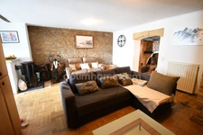 BELLE MAISON DE VILLAGE 200M2 - TERRAIN 6 ARES - GRAND GRENIER AMENAGEABLE DE 110M2 - 2 GARAGES 4 VOITURES