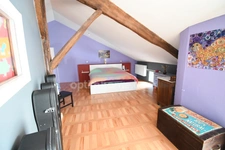 CHARMANTE FERMETTE EN PIERRE 205M2 - GRENIER 30M2 - GRAND GARAGE - TERRAIN DE PRESQUE 9 ARES