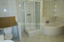 BELLE MAISON DE VILLAGE 200M2 - TERRAIN 6 ARES - GRAND GRENIER AMENAGEABLE DE 110M2 - 2 GARAGES 4 VOITURES