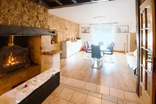 BELLE MAISON DE VILLAGE 200M2 - TERRAIN 6 ARES - GRAND GRENIER AMENAGEABLE DE 110M2 - 2 GARAGES 4 VOITURES