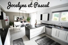 BELLE MAISON INDIVIDUELLE DE 120M2 ENVIRON - 4 CHAMBRES - GARAGE - TERRAIN DE PRESQUE 4 ARES
