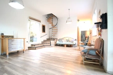 BIEN ATYPIQUE - 142M2 - 6 CHAMBRES - 2 SALLES DE BAIN - JARDIN - TERRASSE