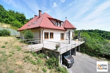 TRES BELLE MAISON INDIVIDUELLE - 4 CHAMBRES - 2 SALLES DE BAIN - 2 GARAGES - TERRAIN DE 25 ARES