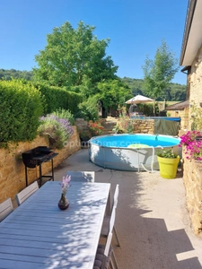 CHARMANTE FERMETTE EN PIERRE 205M2 - GRENIER 30M2 - GRAND GARAGE - TERRAIN DE PRESQUE 9 ARES