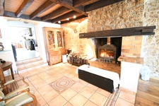 BELLE MAISON DE VILLAGE 200M2 - TERRAIN 6 ARES - GRAND GRENIER AMENAGEABLE DE 110M2 - 2 GARAGES 4 VOITURES