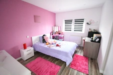 Superbe Maison Familiale Mitoyenne Rénovée en 2019 avec Piscine, Jardin et Prestations Haut de Gamme – Proche Luxembourg