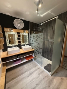 Propriete à vendre  sur 2 ha à PUY GUILLAUME (63)