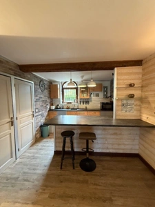 Propriete à vendre  sur 2 ha à PUY GUILLAUME (63)