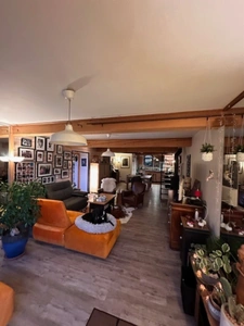 Propriete à vendre  sur 2 ha à PUY GUILLAUME (63)