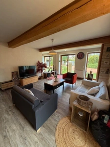 Propriete à vendre  sur 2 ha à PUY GUILLAUME (63)