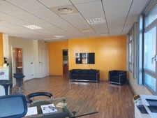 Aix La Duranne haute - Vente beau bureau de 79 m2 avec une grande terrasse de 33 m2 orientée Sud, et une place de parking