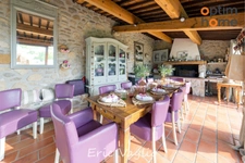 Trets à 20 mn d'Aix-en-Provence - Vente Villa T9 de 312 m2 sur un terrain de 1380 m2 avec piscine, au calme et sans vis à vis