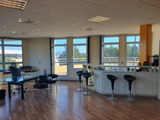 Aix La Duranne haute - Vente beau bureau de 79 m2 avec une grande terrasse de 33 m2 orientée Sud, et une place de parking