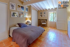 Aix-en-Provence - Superbe Mas Provençal T7 du 18ème Siècle de 275 m2 environ entièrement rénové, sur 6000 m2 de terrain, au calme et sans vis à vis