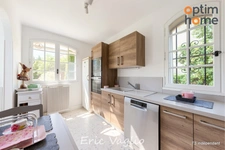 Trets à 20 mn d'Aix-en-Provence - Vente Villa T9 de 312 m2 sur un terrain de 1380 m2 avec piscine, au calme et sans vis à vis