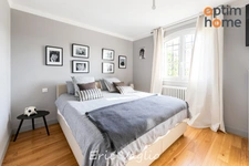 Trets à 20 mn d'Aix-en-Provence - Vente Villa T9 de 312 m2 sur un terrain de 1380 m2 avec piscine, au calme et sans vis à vis
