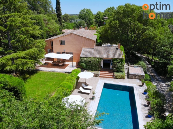 Aix-en-Provence - Superbe Mas Provençal T7 du 18ème Siècle de 275 m2 environ entièrement rénové, sur 6000 m2 de terrain, au calme et sans vis à vis