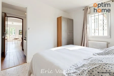 Trets à 20 mn d'Aix-en-Provence - Vente Villa T9 de 312 m2 sur un terrain de 1380 m2 avec piscine, au calme et sans vis à vis