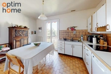 Vente Superbe T3 de 150 m2 avec une grande terrasse de 45 m2, vue panoramique sur Aix, box