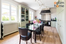 Trets à 20 mn d'Aix-en-Provence - Vente Villa T9 de 312 m2 sur un terrain de 1380 m2 avec piscine, au calme et sans vis à vis