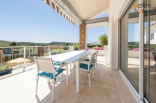 Martigues St-Julien 10 mn Côte Bleu - Vente Villa T6 de 150 m2 environ sur un terrain de 1115 m2 avec piscine, avec vue dégagée plein sud, au calme et sans vis à vis