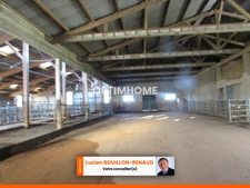 Propriete de caractère avec exploitation agricole de 80 hect + batiments  en CHAROLAIS 