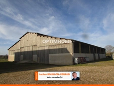 Propriete de caractère avec exploitation agricole de 80 hect + batiments  en CHAROLAIS 