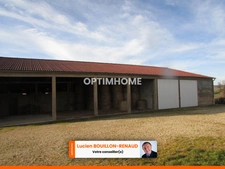 Propriete de caractère avec exploitation agricole de 80 hect + batiments  en CHAROLAIS 