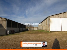 Propriete de caractère avec exploitation agricole de 80 hect + batiments  en CHAROLAIS 