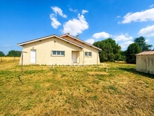 Maison de plain-pied avec vue sur les champs, près de 2 000 m² de terrain NERIGEAN (33)