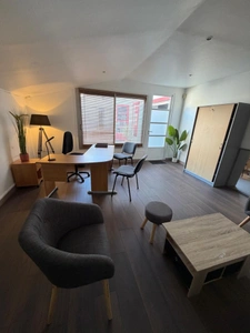 BORDEAUX CENTRE – BUREAUX MEUBLÉS ET ÉQUIPÉS DANS UN ESPACE PROFESSIONNEL RECONNU