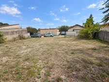 Terrain à vendre de 428 m2 avec double garage à LIBOURNE (33)