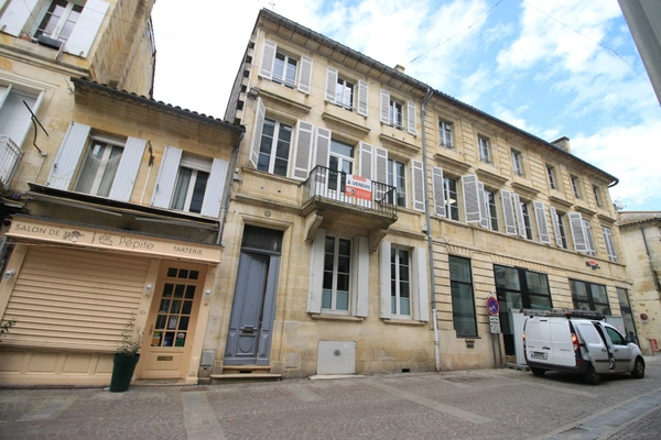 Maison Bourgeoise d'Exception avec Jardin Privé – Un Trésor Caché au Cœur de Libourne