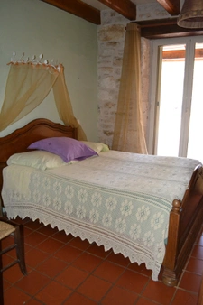 BEAUCOUP DE CHARME  et de BEAUX VOLUMES dans un ENVIRONNEMENT EXCEPTIONNEL