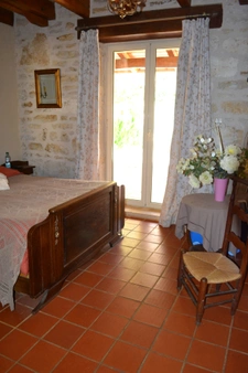 BEAUCOUP DE CHARME  et de BEAUX VOLUMES dans un ENVIRONNEMENT EXCEPTIONNEL