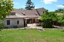 BEAUCOUP DE CHARME  et de BEAUX VOLUMES dans un ENVIRONNEMENT EXCEPTIONNEL