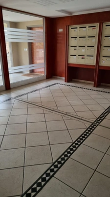RARE- BRIVE CENTRE - BEAU T3 AVEC TERRASSE- GARAGE et CAVE