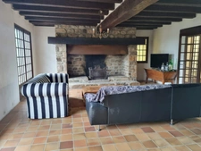 Albussac- Beynat -Grande maison sur 3000 m2 terrain 