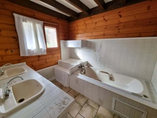 CHALET sur 7000 m2 terrain à  SAINT PRIEST DE GIMEL (19)