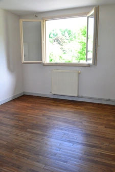 ALLASSAC - MAISON 3 CHAMBRES + T1 sur terrain 1700 m2