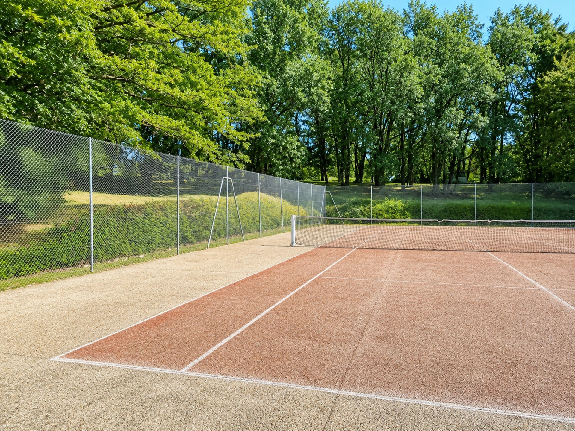 Terrain constructible Proche Brive , secteur Cressensac , AVEC TERRAIN DE TENNIS · à Nespouls · 77 000 €