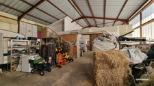 PROPRIETE RURALE AVEC DEPENDANCES ET SERRES