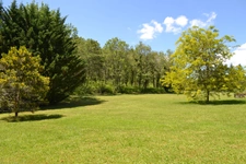 BEAUCOUP DE CHARME  et de BEAUX VOLUMES dans un ENVIRONNEMENT EXCEPTIONNEL