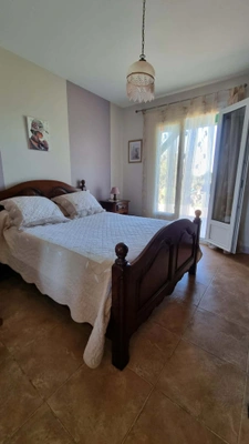 Maison PLAIN PIED avec PISCINE et grand terrain de 5000 m2