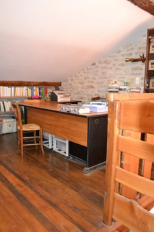 BEAUCOUP DE CHARME  et de BEAUX VOLUMES dans un ENVIRONNEMENT EXCEPTIONNEL