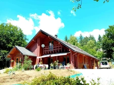 CHALET sur 7000 m2 terrain à  SAINT PRIEST DE GIMEL (19)