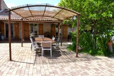 BEAUCOUP DE CHARME  et de BEAUX VOLUMES dans un ENVIRONNEMENT EXCEPTIONNEL